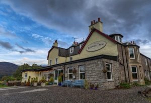 Aviemore B&B hotel accommodation, hotels in Aviemore Cairngorms National Park, hotel in Loch Alvie, Hotel in Aviemore, bed and breakfast, Loch Alvie, restaurant Aviemore