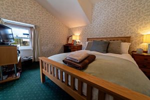 Aviemore B&B hotel accommodation, hotels in Aviemore Cairngorms National Park, hotel in Loch Alvie, Hotel in Aviemore, bed and breakfast, Loch Alvie, restaurant Aviemore